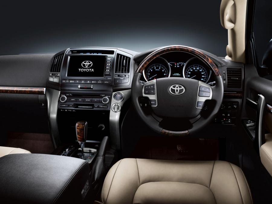  Toyota Land Cruiser 200 2007 года  (JP) (фото 17 из 19)